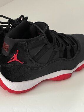 Women's Air Jordan 11 Bred Velvet (Limited Run)